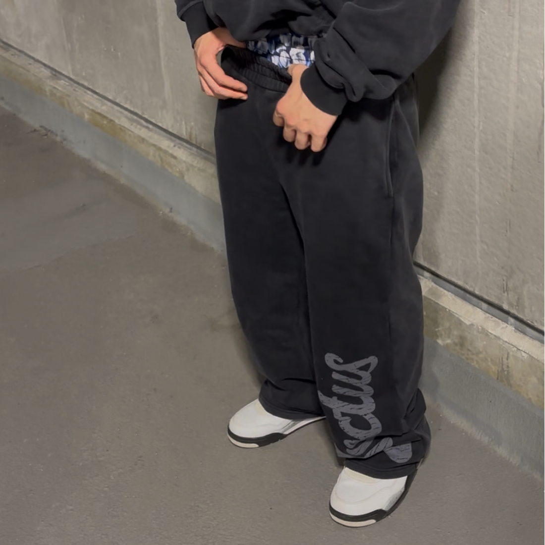 NVCTUS PETAL SWEATS - BLACK